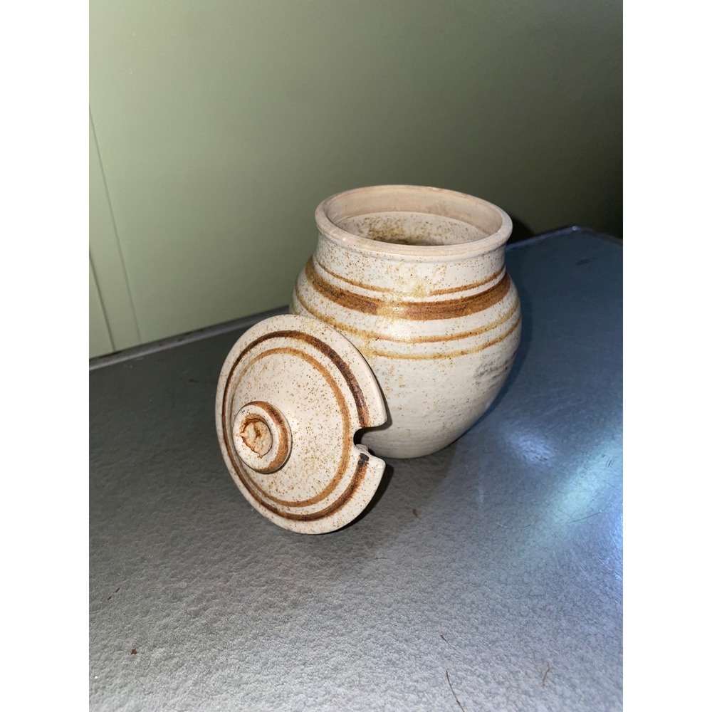 Studio Pottery Lidded Jar Signed Cream Brown Speckled Stoneware 5" - Picture 2 of 9